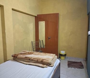 Gorakhpur Hotel | Privyrooms