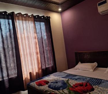 Gorakhpur Hotel | Privyrooms