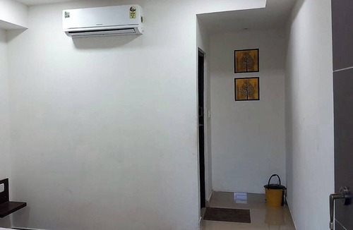 Uttiramerur Hotel | Priya Residency