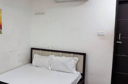 Uttiramerur Hotel | Priya Residency