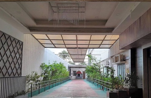 Uttiramerur Hotel | Priya Residency