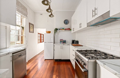 Millers Point Apartment | Quaint 3-Bed Heritage Home in the Heart of Sydney