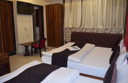 Mathura Hotel | Quaint 9-bedroom hotel with AC in vibrant Mathura