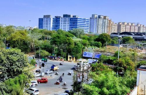 Nagpur Hotel | R Royal Hotel