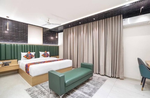 5th Block Hotel | RAAYARA SUITE