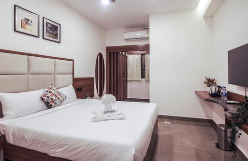 Madhapur Hotel | Radhe Suites
