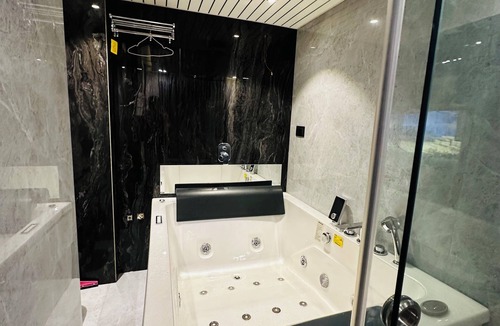 Andheri West Apartment | Rahul's Retreat