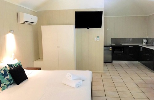Mission Beach Cottage | Rainforest Bungalow with Ensuite Spa and Private Balcony in Queensland