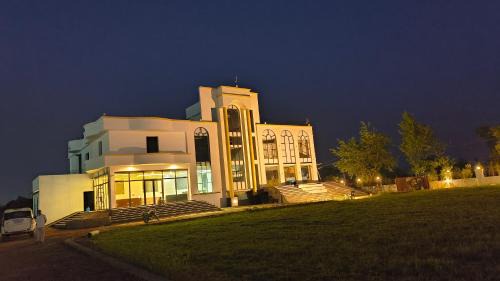 Kushinagar Hotel | Raja Krishna Mahal