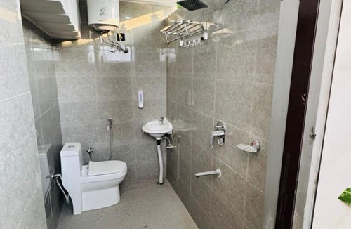 Mahmoorganj Hotel | Ramatva Stays