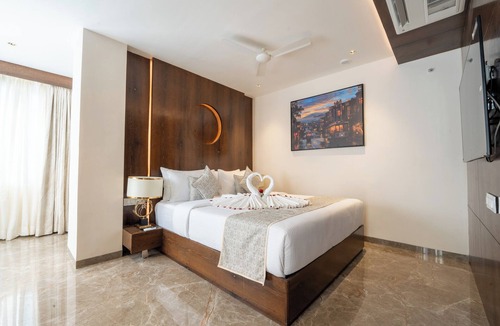 Indore Hotel | Ramee Tarang Hotel Indore