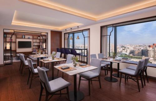Ahmedabad Hotel | Renaissance Ahmedabad, A Premium Marriott Hotel