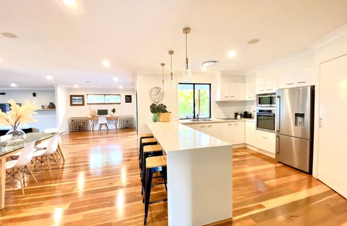 Burleigh Waters House | Resort Style Family Resort - Burleigh Waters