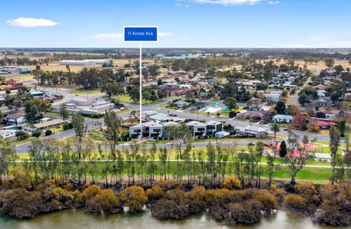 Tocumwal House | River Front Townhouse