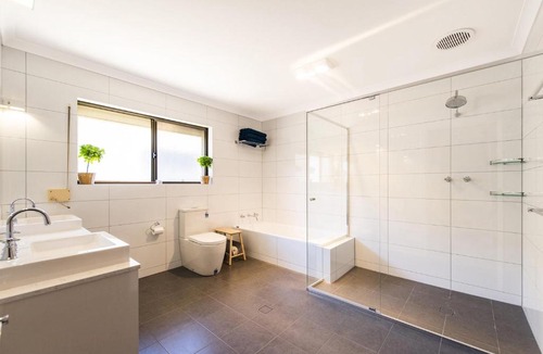 Guilderton House | River View Retreat - Both Ocean and River Views