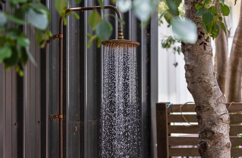 Anglesea House | Riverside Escape