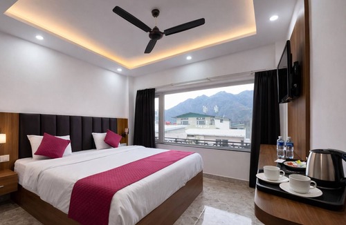 Tapovan Hotel | RNR Retreat Serenity By The Ganges