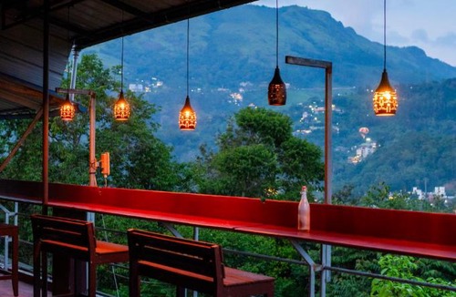 Anachal Hostel | Roaming Souls Hostel Munnar