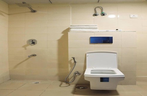 New Delhi Hotel | Roomshala 126 Mannat Inn