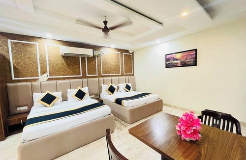 Vaishali Hotel | Roomshala Hotel Grand Inn Vaishali Sec 4