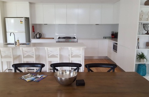 Yarrawonga House | Rose on Thorn Perfect for Golfers and Families