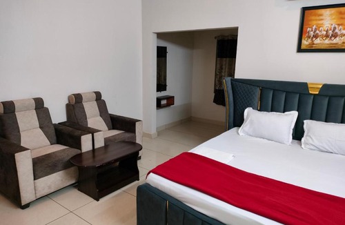 Kakinada Hotel | Royal Residency LUXURY ROOMS