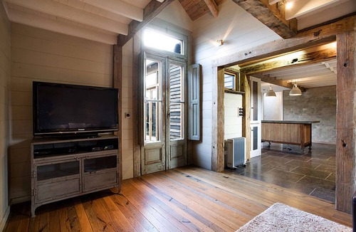 Crackenback Ski Chalet | ⭐️ Rustic Barn House ⭐️ Hydro Spa Bath ⭐️ Pets Welcome
