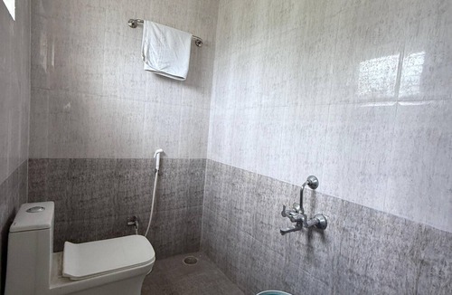 Wai Hotel | S J Agro Tourism