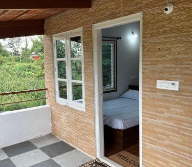 Piriyapatna Apartment | S R Retreat farm home stay