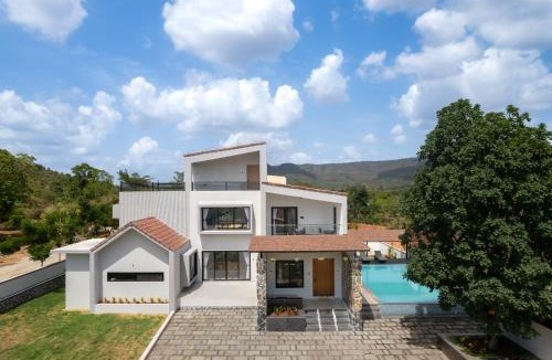 Uddar Villa | Saffronstays Crimson Crest