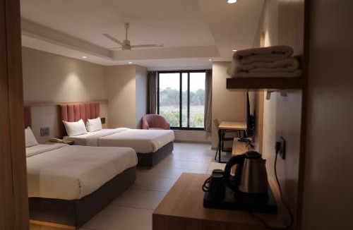 Hoshangabad Hotel | Sai Krishna Hill View Resort