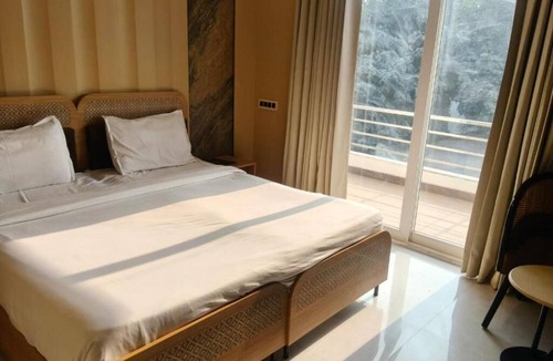 Faridabad Hotel | Saltstayz Premier - Sector 28 Faridabad