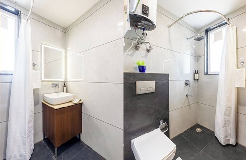Faridabad Hotel | Saltstayz Premier - Sector 28 Faridabad