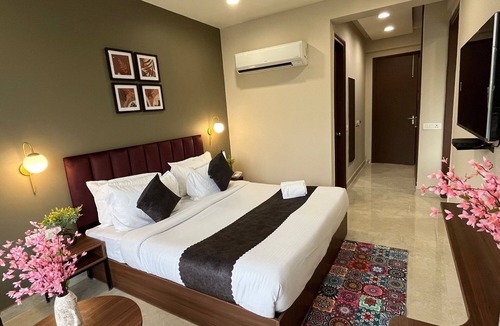 Gurugram Hotel | Saltstayz Select – Near Sohna Road City Center