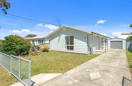 Sanctuary Point House | Sanctuary Cottage by Book Jervis Bay - Family Friendly and Affordable