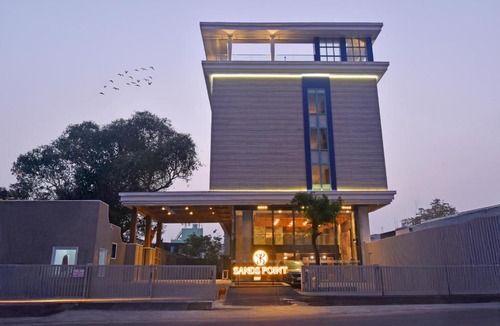 Kalapettai Hotel | Sands Point Hotel