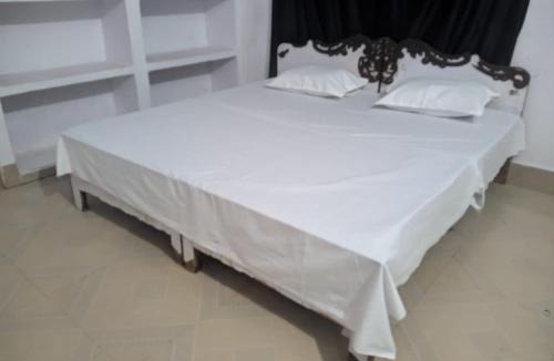 Naini House | Sangam Sathi