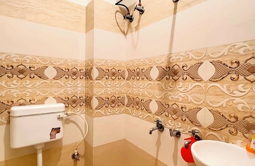 Varanasi Hotel | Sanskriti - NEAR HANUMAN MANDIR ASSI