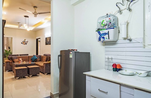 Bullawala Apartment | Santa Fe 1BHK CityView by Homeyhuts