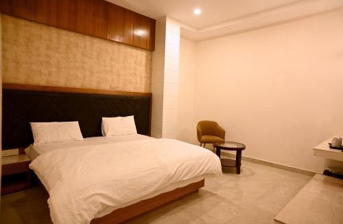 Varanasi Hotel | Sanzha Chulha Hotel