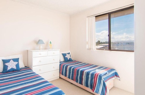 Tuncurry Apartment | Seabreeze 4 opposite the bowling club Tuncurry