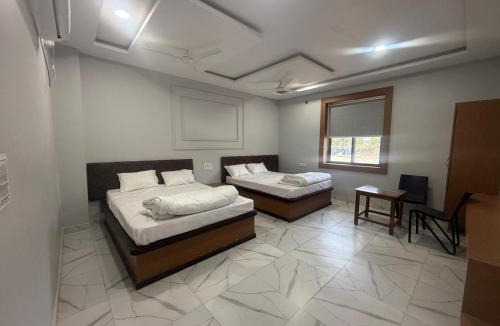 Jabalpur Hotel | Seasons Resorts