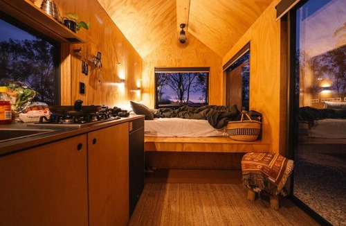 Flinders Lakes House | Secluded & Pet Friendly Cabin Deep in Nature - Remy