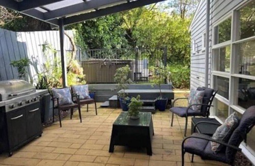 Sorrento House | Secluded Sorrento House 800m to Back Beach/Town