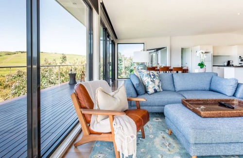Flinders House | Selbourne Views over rural Flinders farmland and Bass Strait
