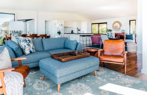 Flinders House | Selbourne Views over rural Flinders farmland and Bass Strait