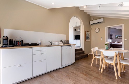 Randwick Apartment | Self Contained Unit Within Elegant Randwick Home