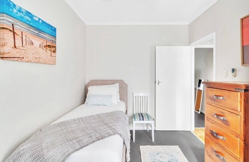 Semaphore Apartment | Semaphore's Seaside Retreat