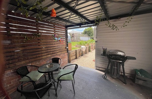 Lithgow Cottage | Serenity - a peaceful cottage 5 minutes drive to the centre