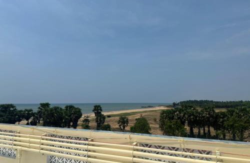 Bommayapalayam Hotel | SG Square Grand Beach Resort